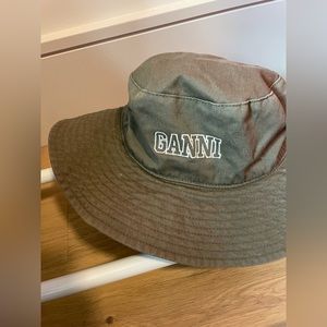 Ganni army green bucket hat